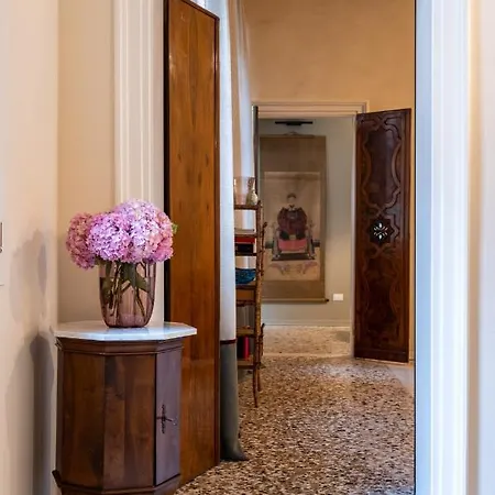 Palazzo Borgoloco Apartmán *